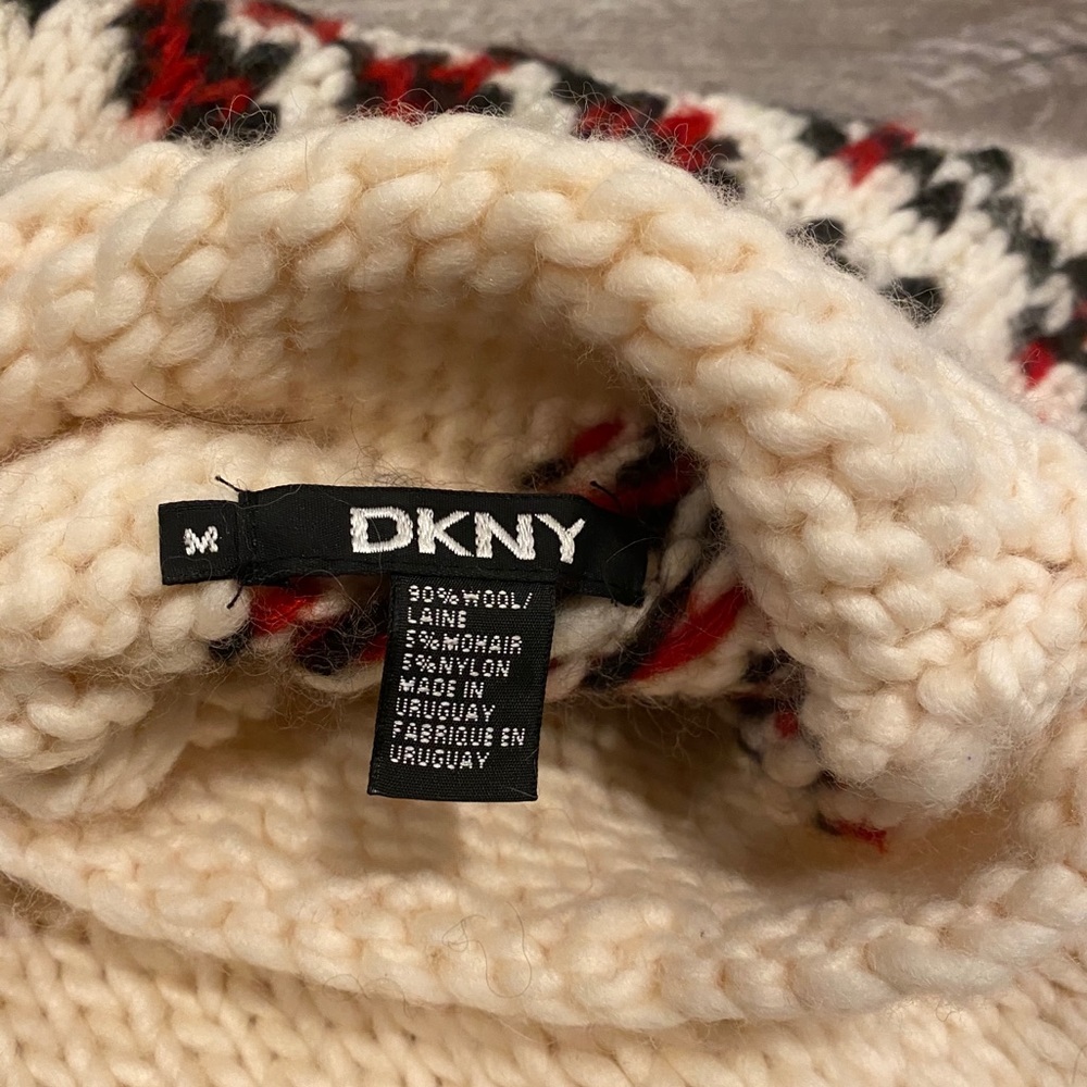 DKNY Asymmetrical Off-white Warm Wool Sweater M - Picture 3 of 6